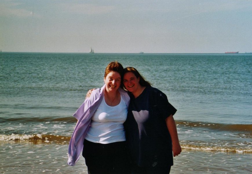 2003091433 julia emy meyendel